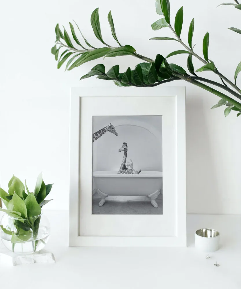 Cute Giraffe In Tub Black And White PRINTABLE WALL ART, Giraffe Photo, Bathroom Art Print, Black & White Glam Decor, Safari Animal Decor