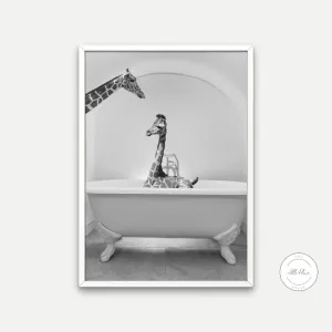 Cute Giraffe In Tub Black And White PRINTABLE WALL ART, Giraffe Photo, Bathroom Art Print, Black & White Glam Decor, Safari Animal Decor
