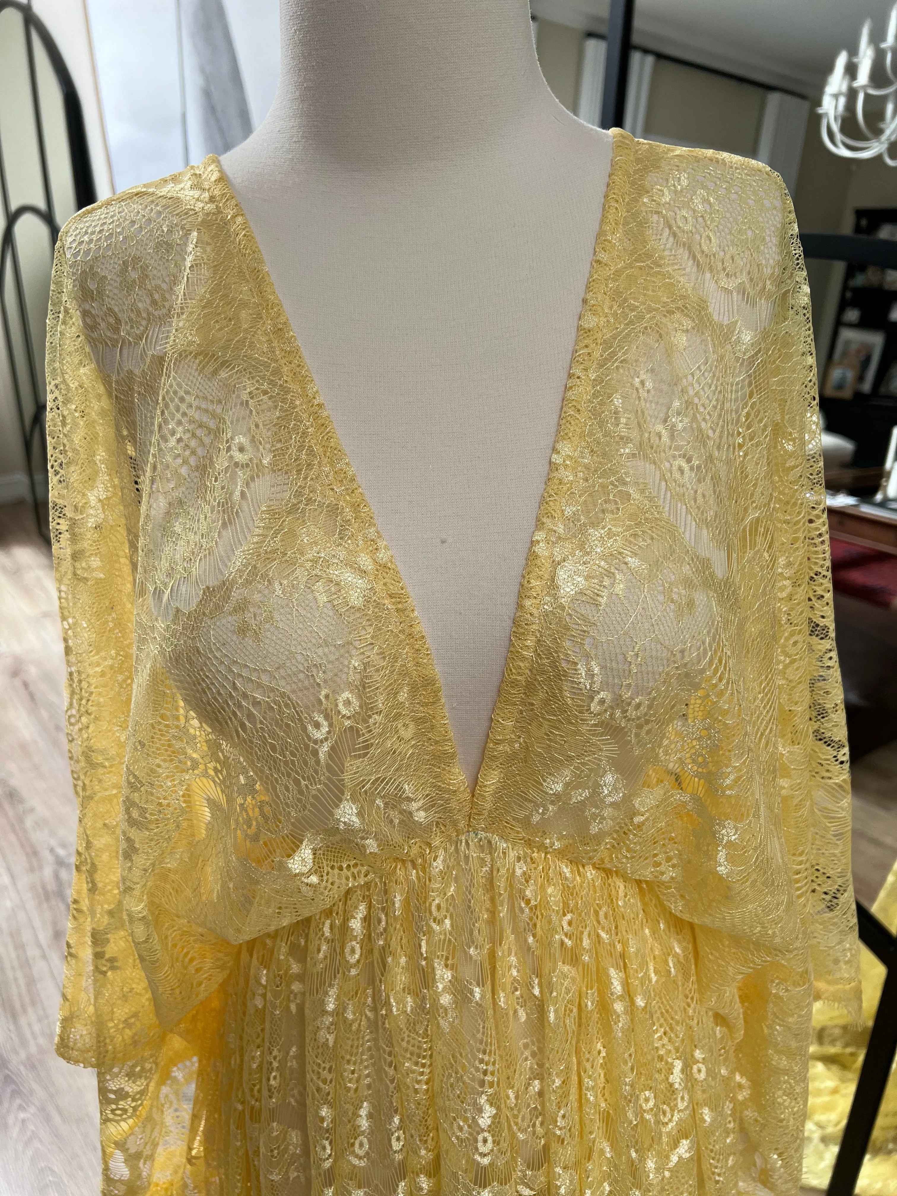 Haley (Yellow) - Rental