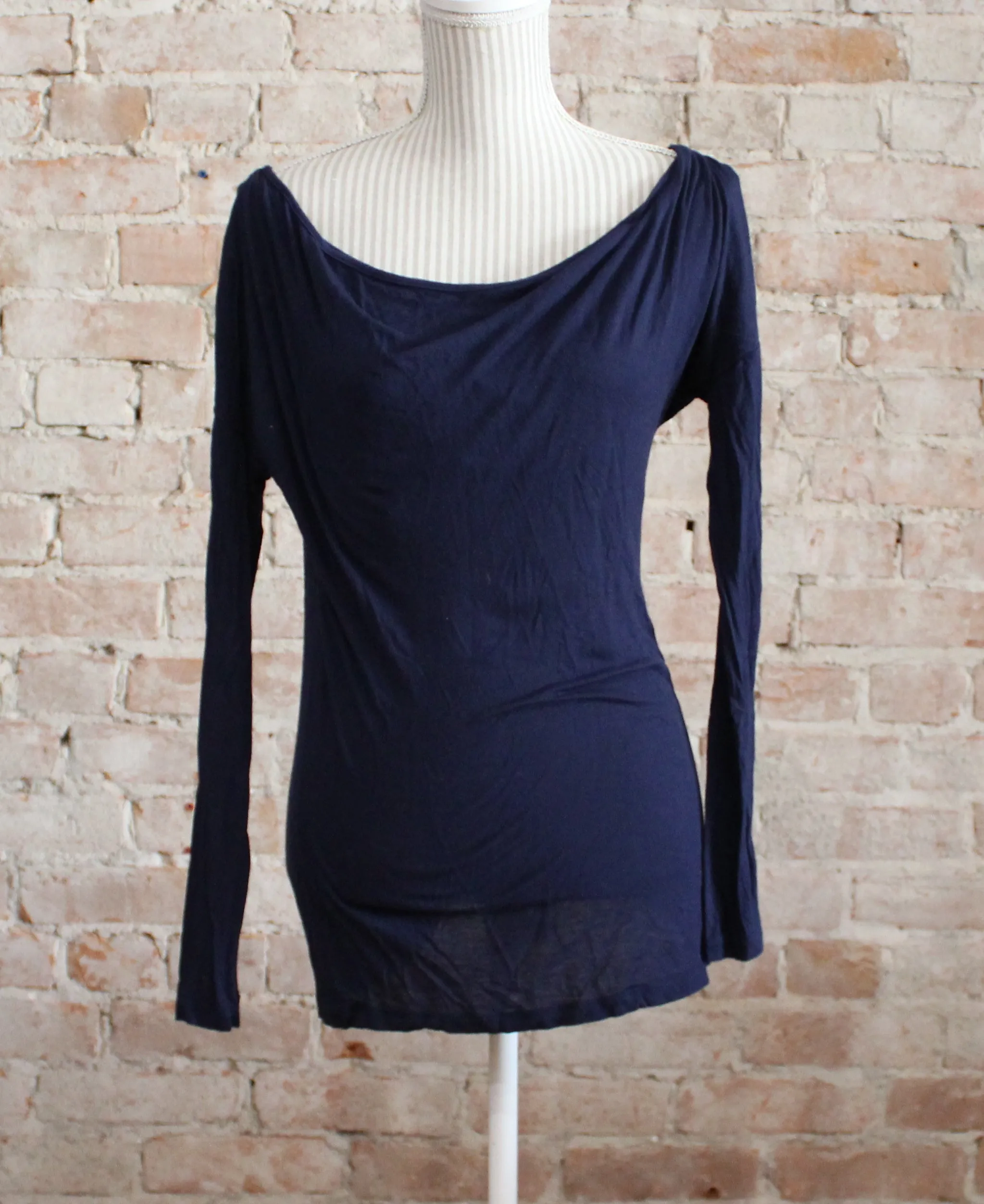 MOMZELLE NAVY TOP LADIES SMALL PRE-LOVED