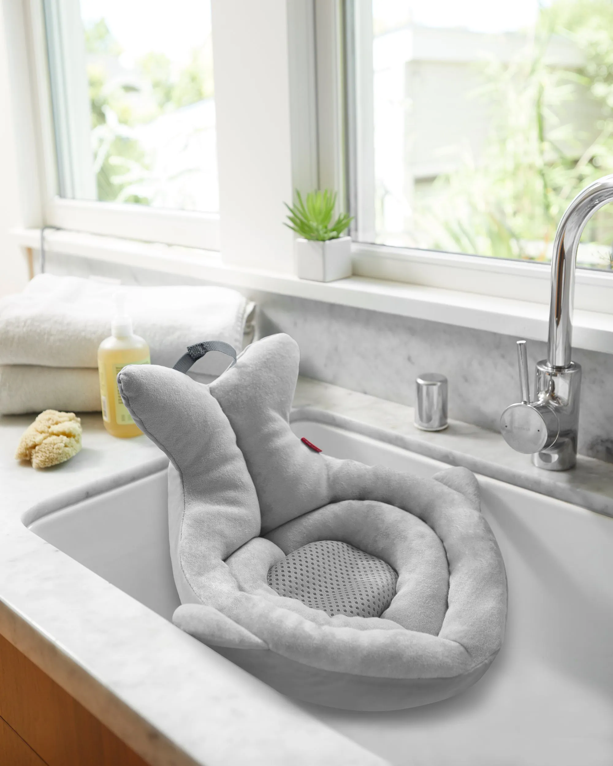 Skip Hop Moby SoftSpot Sink Bather - Grey