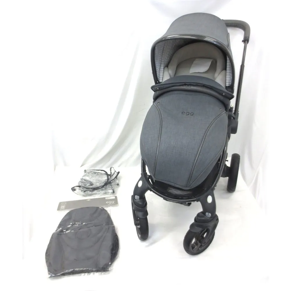 The egg Stroller - Quantum Grey with Gunmetal Chassis (Floor Model)