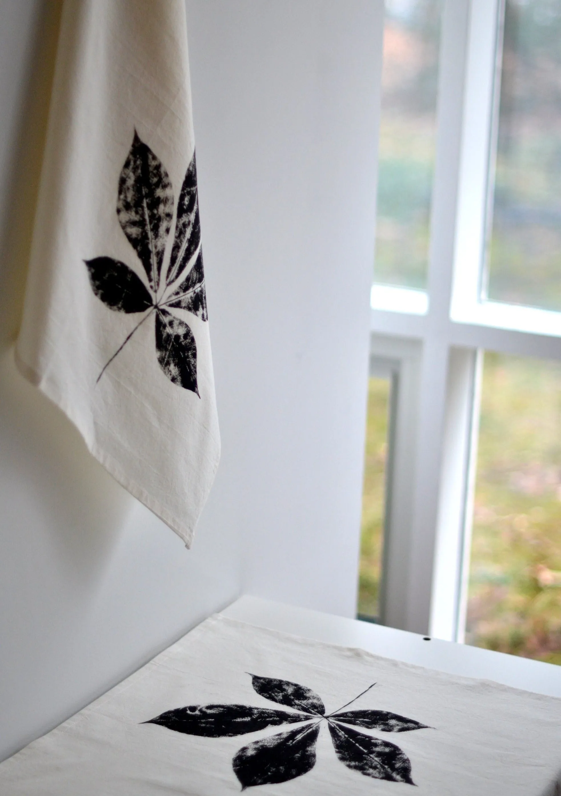 Unbleached 100% Cotton Creeper Leaf Tea Towel in Natural