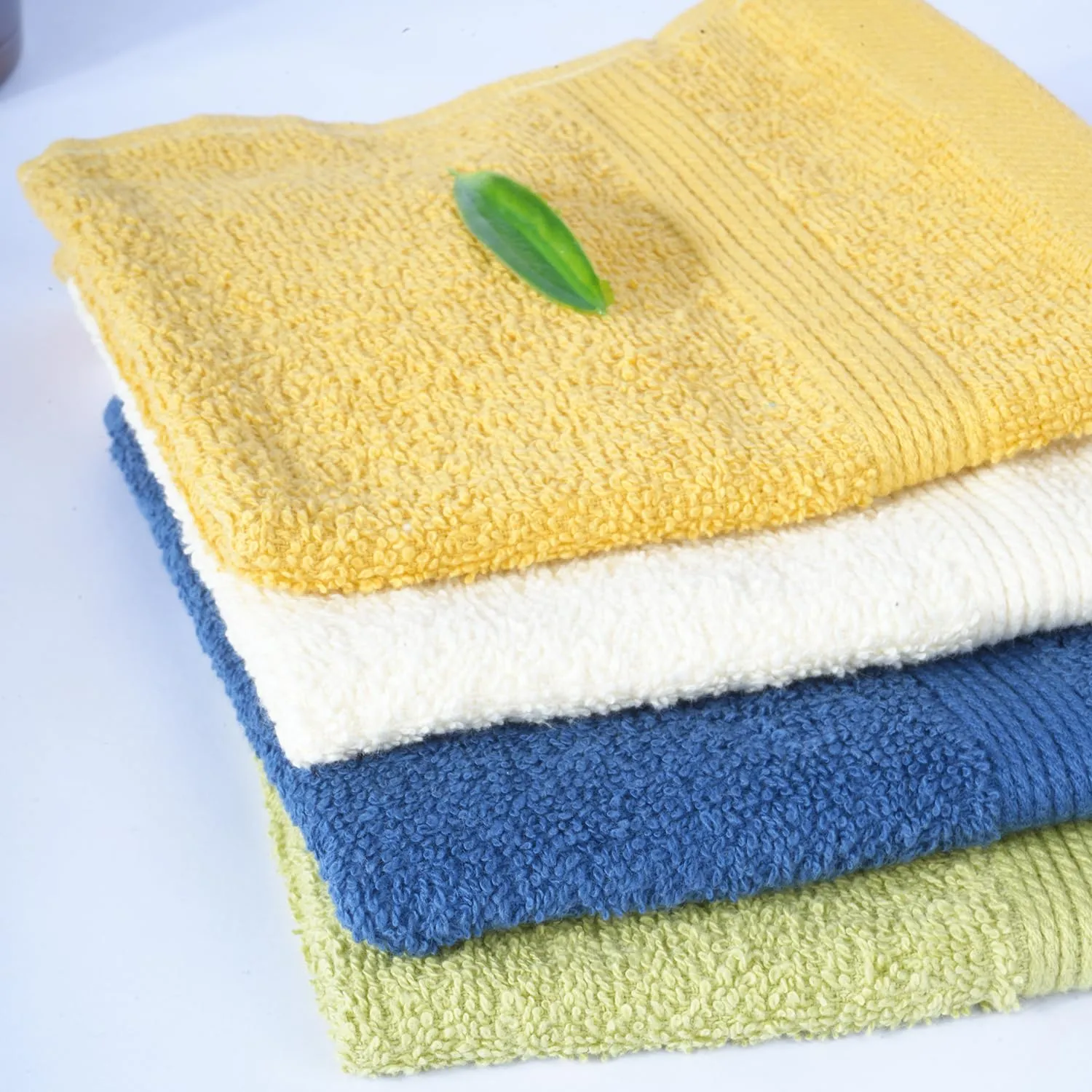 Urbane Home 525 GSM Cotton Face Towels |Super Soft, Quick Absorbent & Anti-Bacterial|Gym & Workout Towels|Pack of 4 (Multicolor)